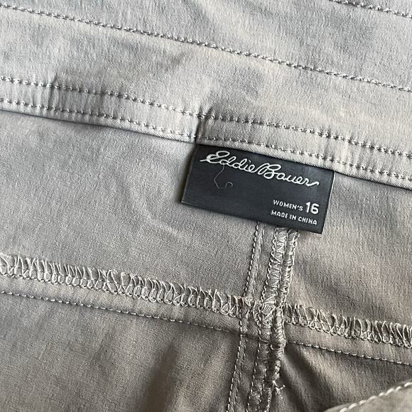 Eddie Bauer Summer Trail Cargo Shorts Size 16 Hiking Camping NWT - Picture 4 of 8